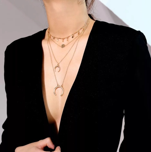 Crescent pendant multi layer necklace - Picture 3 of 4